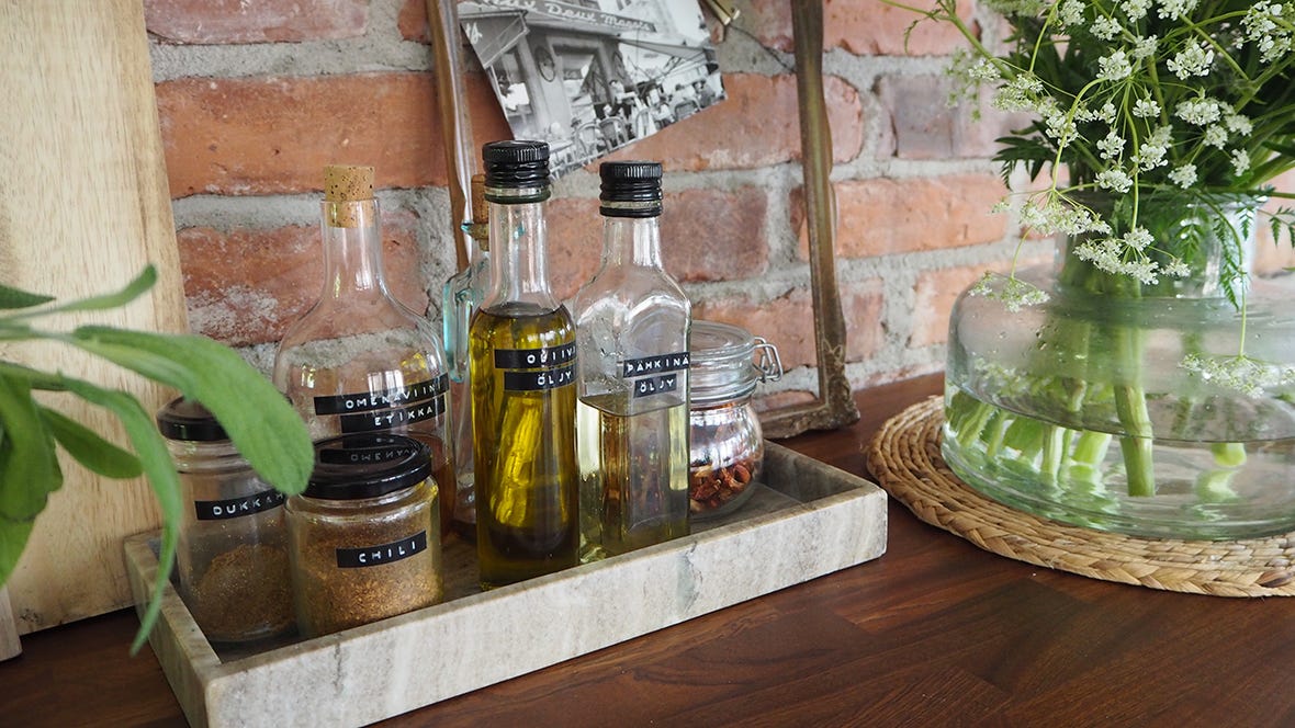 Pullot ja purkit esille keittiöön - tyylikkäästi